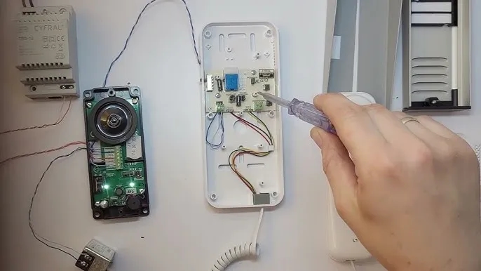 Jak podłączyć domofon w bloku 6 żył - uniknij typowych błędów