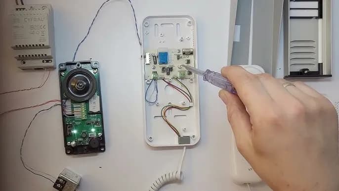 Jak podłączyć domofon w bloku 6 żył - uniknij typowych błędów