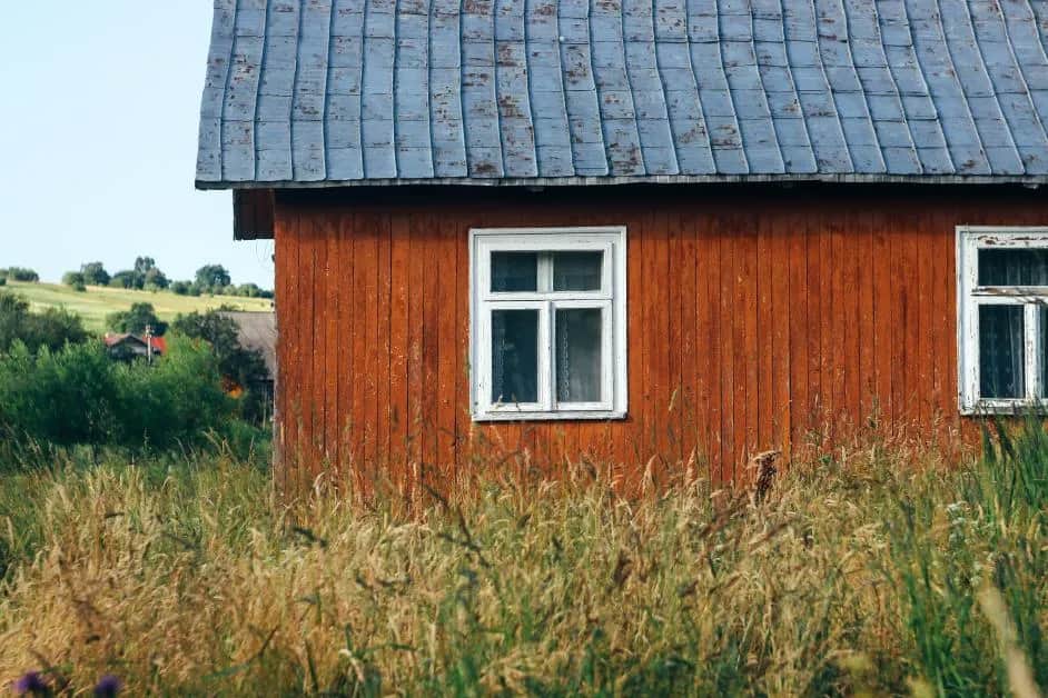 Czy rolnik płaci podatek od nieruchomości za budynek mieszkalny? Sprawdź zasady zwolnienia