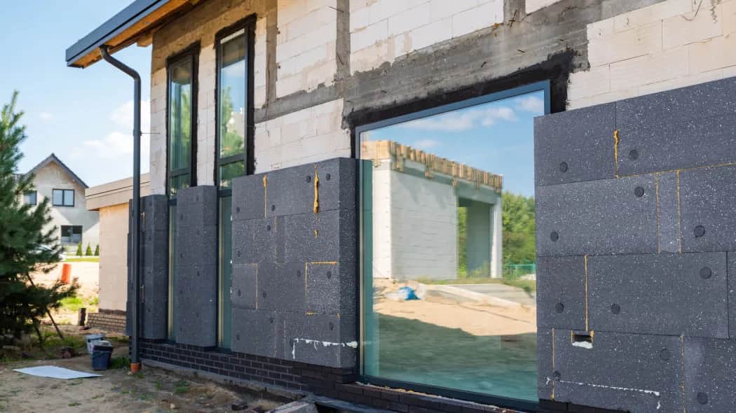 Jak ocieplić budynek od wewnątrz i uniknąć problemów z wilgocią